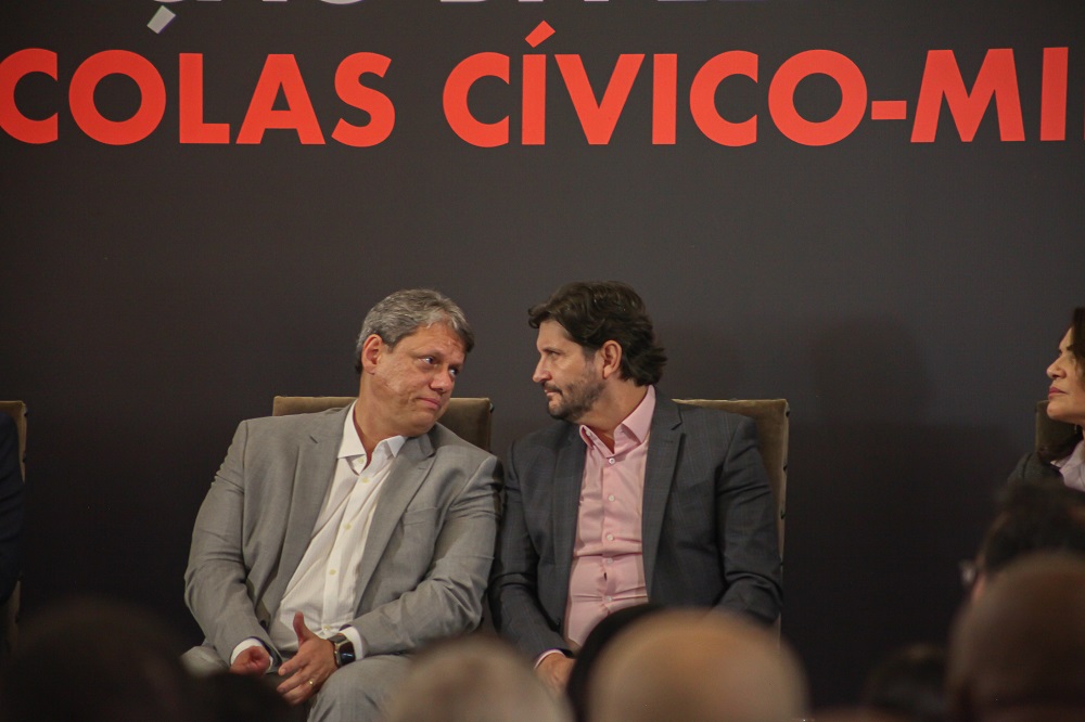 apos-psol,-pt-contesta-na-justica-a-lei-de-escolas-civico-militares-em-sao-paulo