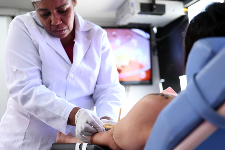 unidade-movel-do-hemocentro-de-campos-percorre-diversos-pontos-em-busca-de-doadores-de-sangue