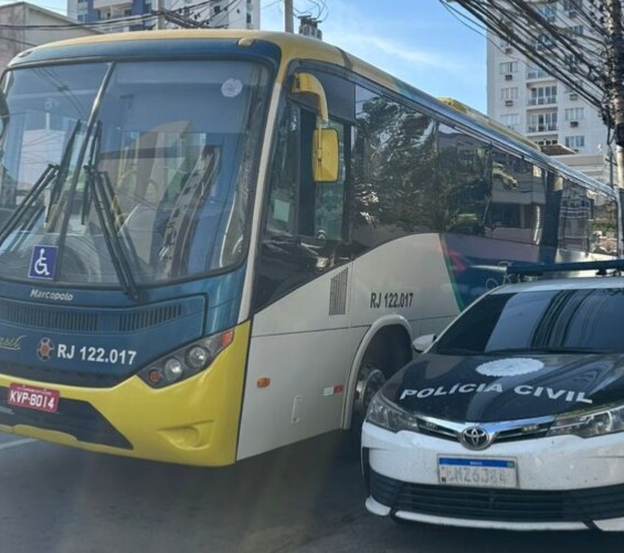 violencia-em-campos:-bandidos-rendem-motorista-de-onibus,-assaltam-e-agridem-passageiros
