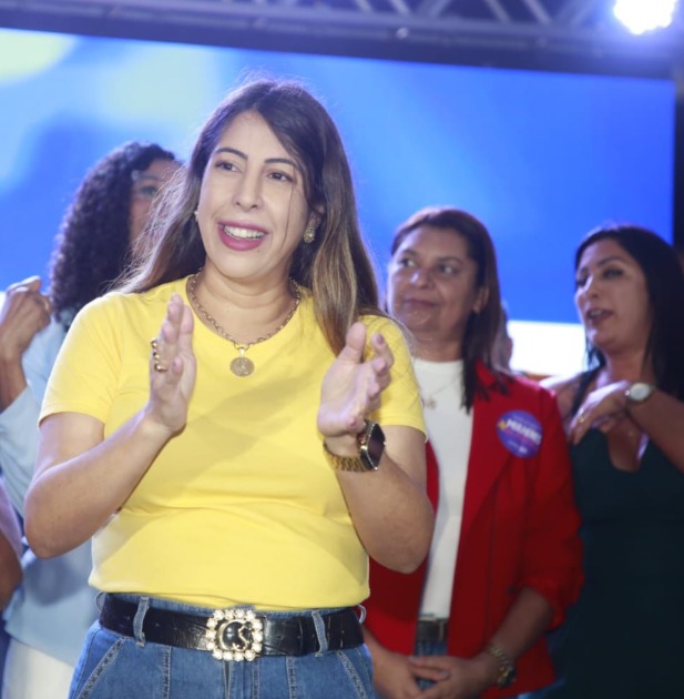 carla-caputi-chega-a-impressionante-marca-de-90%-de-aprovacao-em-sjb