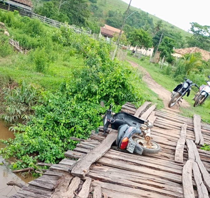 motociclista-morre-apos-cair-de-ponte-em-condicoes-precarias-em-campos