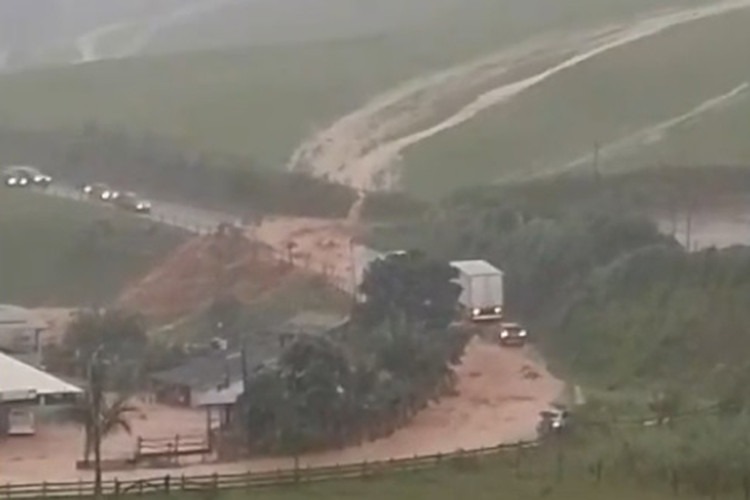 fortes-chuvas-sao-registradas-em-localidades-do-norte-de-campos-e-causam-estragos