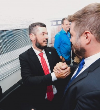 aliados-por-conveniencia:-federacao-entre-pp-e-uniao-brasil-aproxima-wladimir-garotinho-e-rodrigo-bacellar