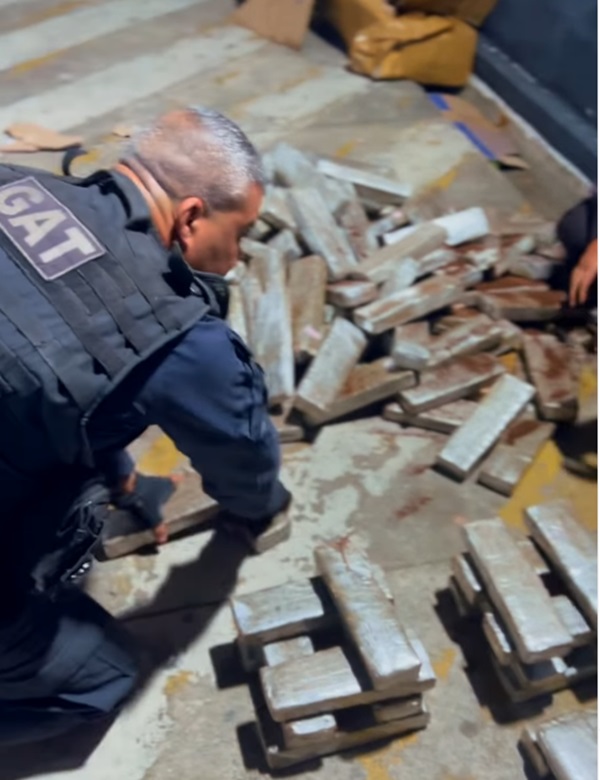 policia-apreende-175-kg-de-maconha-em-caminhao-e-prende-motorista-em-campos