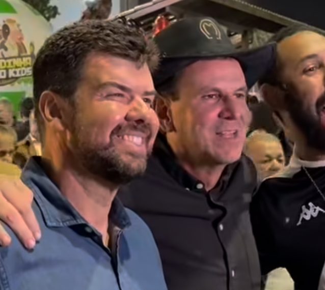 Prefeito de Macaé ignora apoio de Cláudio Castro e se humilha para agradar Eduardo Paes