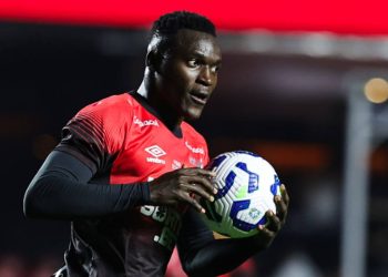 São Paulo sai na frente, mas Athletico segue vivo na Copa do Brasil