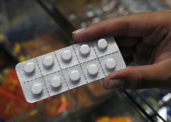 Possível reação do Brasil a tarifaço pode afetar preços de remédios