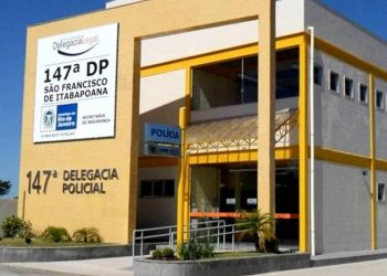 Seis criminosos assaltam residência, agridem vítima e fogem com carro roubado em SFI