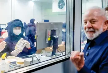 Lula defende Mais Médicos e relação com Cuba após sanção dos EUA