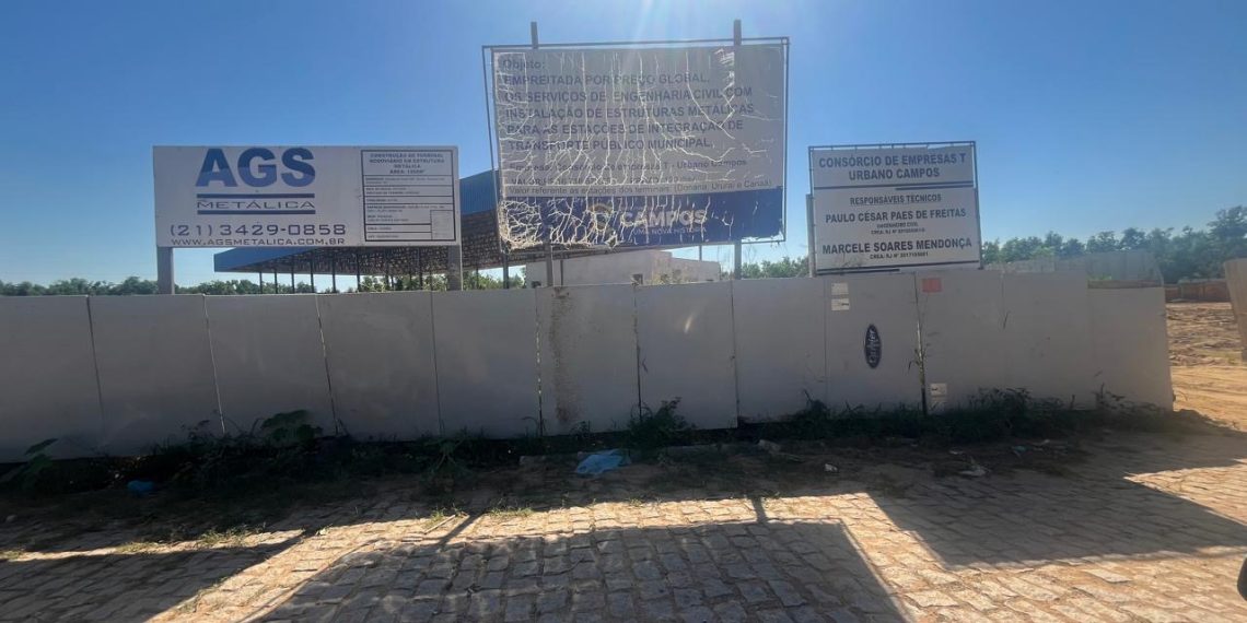Estações de integração com obras inacabadas e sistema sem previsão de funcionamento em Campos