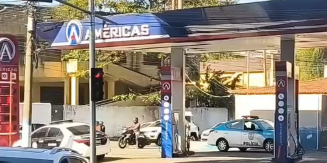 Assalto a posto de combustíveis em Campos termina com roubo de carro e cerca de R$ 100 mil