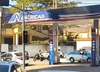 Assalto a posto de combustíveis em Campos termina com roubo de carro e cerca de R$ 100 mil