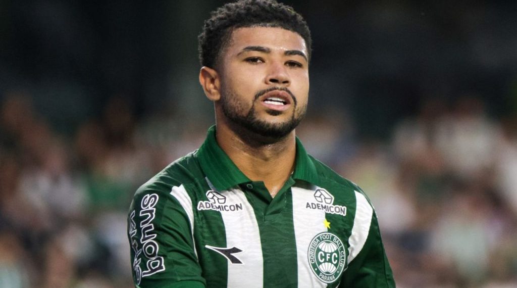 Mozart rasga elogios a jovem destaque do Coritiba