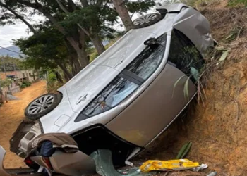 Secretário de Cardoso Moreira fica ferido após carro cair em ribanceira na RJ-158