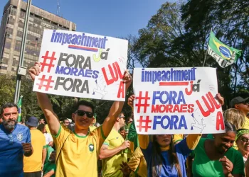 Ato em São Paulo pede anistia a Bolsonaro e exalta Trump