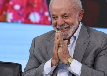 Lula descarta desafiar EUA, mas diz que Brasil não é republiqueta