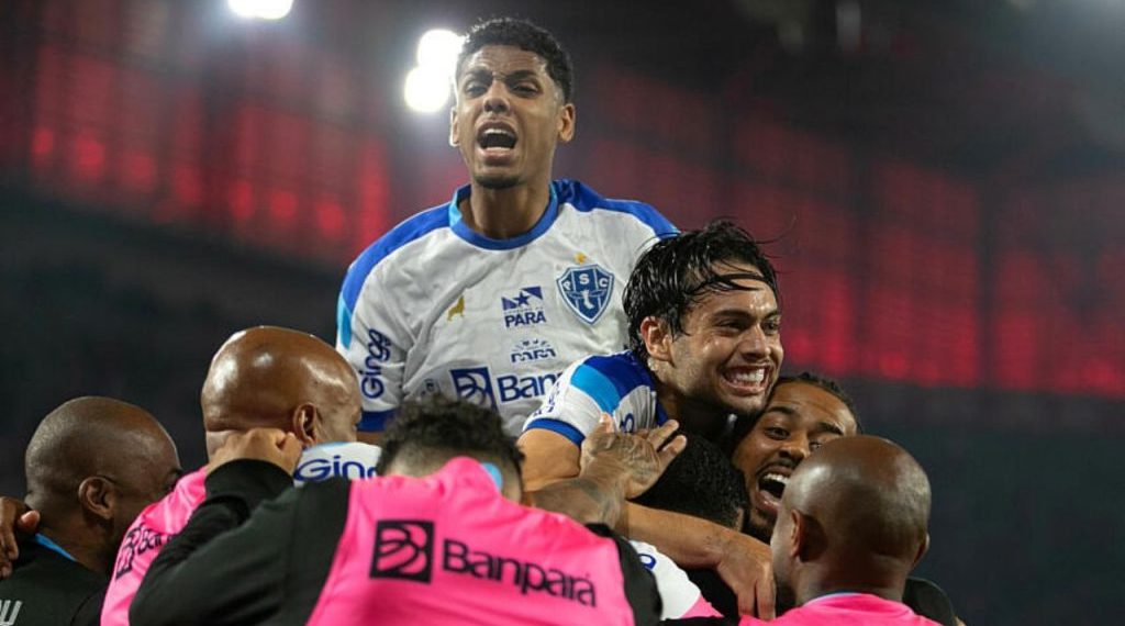 Ex-Coritiba castiga Athletico e deixa torcida incrédula na Baixada