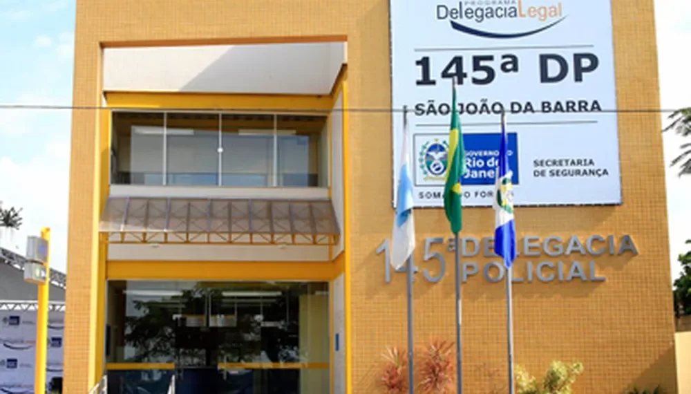 Criança pede socorro e policiais encontram sua mãe agredida e amarrada dentro de casa em SJB