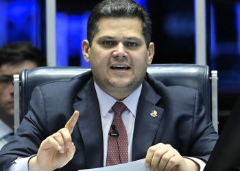 Alcolumbre manda arquivar PEC da Blindagem após rejeição da CCJ