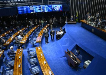 CCJ do Senado pode enterrar PEC da Blindagem nesta quarta