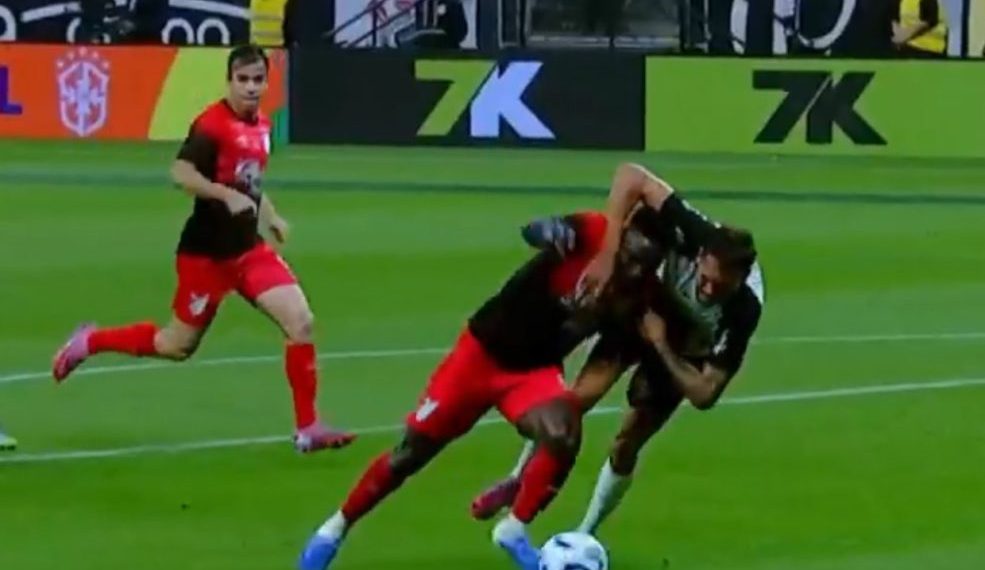 Athletico é eliminado pelo Corinthians e dispara contra a arbitragem