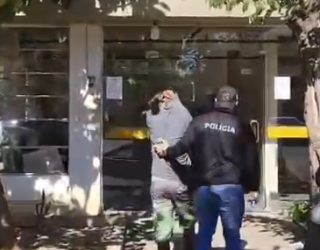 Homem é preso por agredir companheira em comunidade de Campos