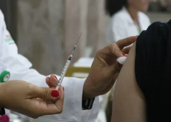 Secretaria de Saúde alerta para crescimento de casos de Covid-19 entre crianças