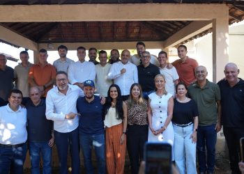 Bacellar reúne prefeitos do interior e mostra força para 2026