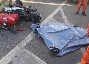 Motoboy morre após grave acidente com carro na BR-101 em Guarus