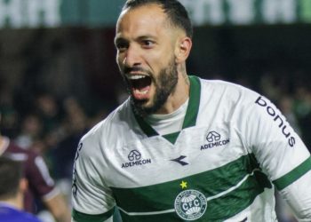 Vitórias dramáticas de Athletico e Coritiba que agitaram a Série B