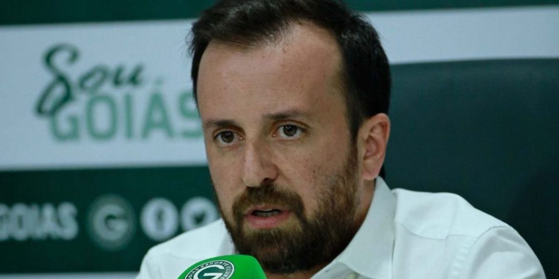Diretor do Goiás se manifesta após ameaçar jogador do Coritiba