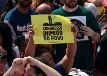 São Paulo tem 42 mil pessoas em ato contra PEC da Blindagem e anistia