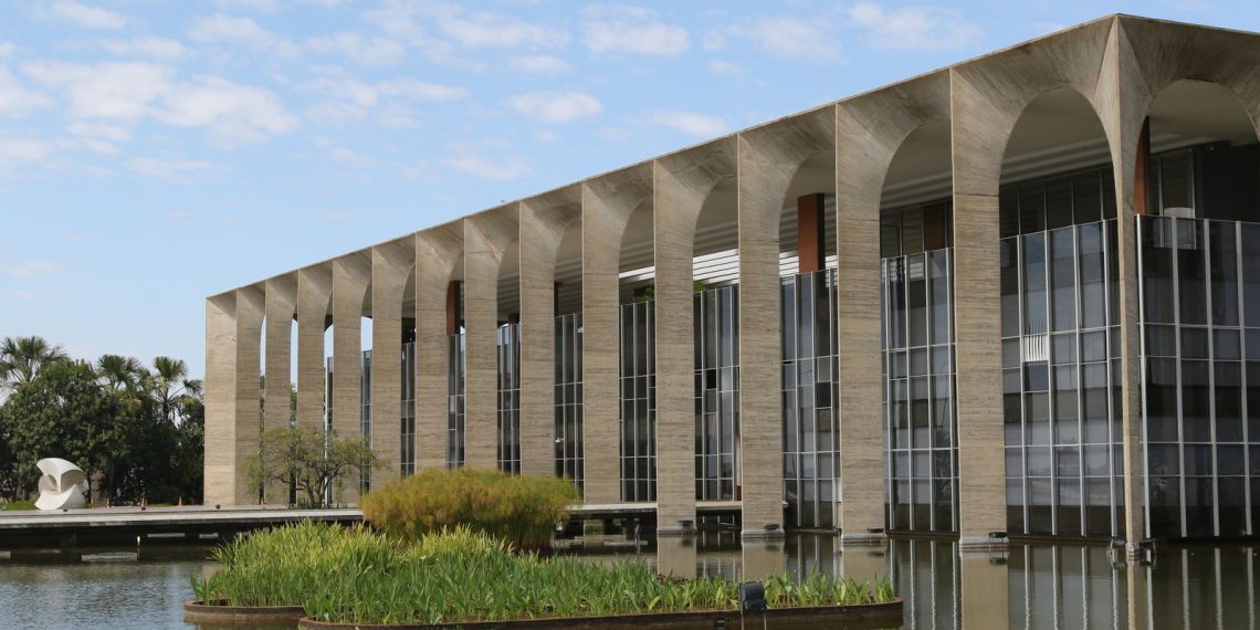 Itamaraty condena ameaça dos EUA de usar “poder militar” contra Brasil