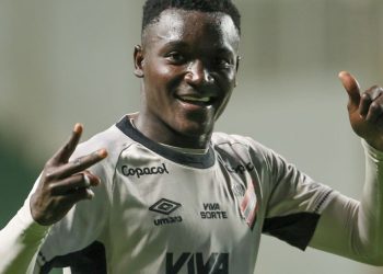 Imparável! Athletico vence sexto jogo seguido, mas segue fora do G4