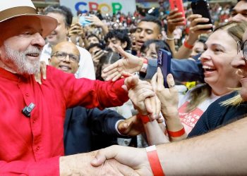 Lula defende América Latina independente contra “fala grossa” externa
