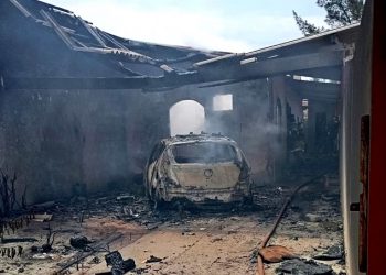 Incêndio destrói casa e até carro no Açu