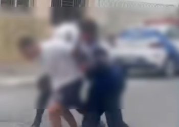 Policiais abordam comerciante após observarem atitude suspeita e homem se revolta: “Sou trabalhador”