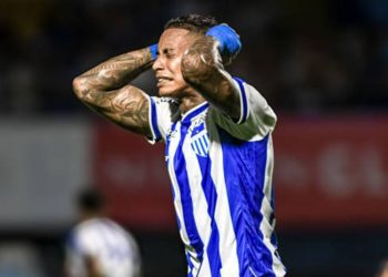 Alef Manga rescinde com clube da Série B e fica livre no mercado