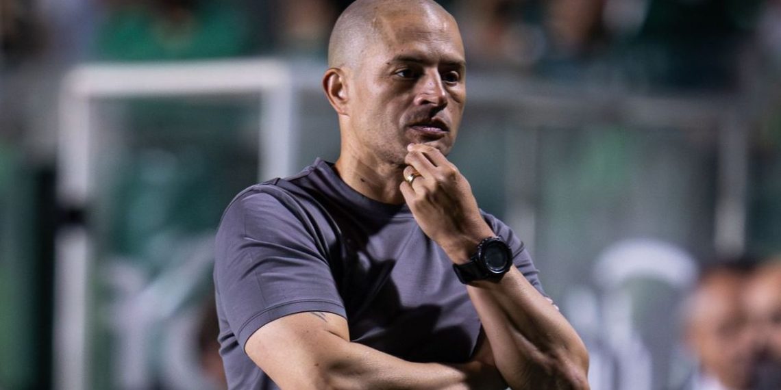 Operário é goleado em casa, e Alex fica pressionado no cargo