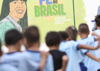 PNE: relatório sugere investimento de 7,5% do PIB para educação