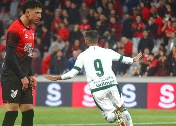 Goiás x Athletico: Carille destaca armas do Furacão antes do duelo