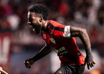 Athletico desmorona em jogo com expulsões na Série B