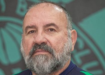 Coritiba renova com vice-artilheiro do Paranaense