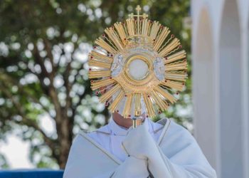 Governador sanciona lei que torna Corpus Christi feriado estadual no Rio de Janeiro