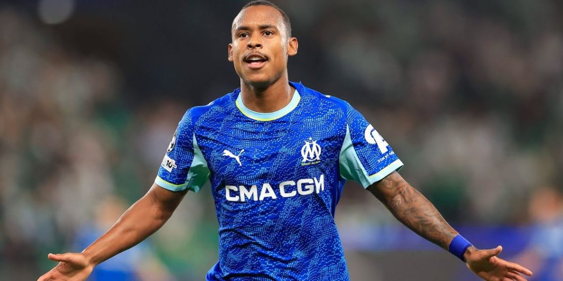 Ex-Coritiba marca golaço, mas não evita derrota do Marselha na Champions