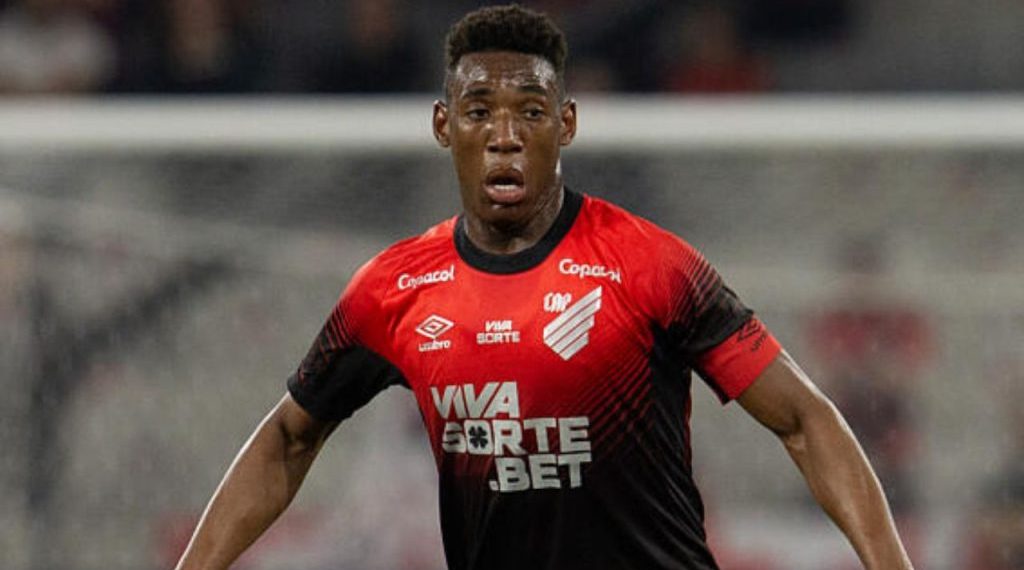 Odair tem indefinições na escalação do Athletico contra o Coritiba