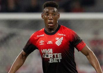 Odair tem indefinições na escalação do Athletico contra o Coritiba
