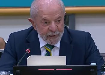 Lula diz que gestor que deixa obra parada deve ser preso
