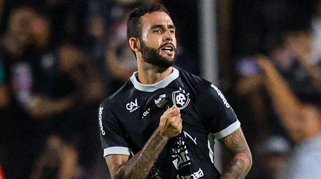 Em jogo tenso, Athletico sofre nova derrota e sai do G4 da Série B