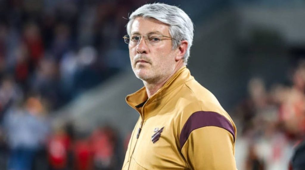 De fora do Atletiba, gringo do Athletico se manifesta após expulsão